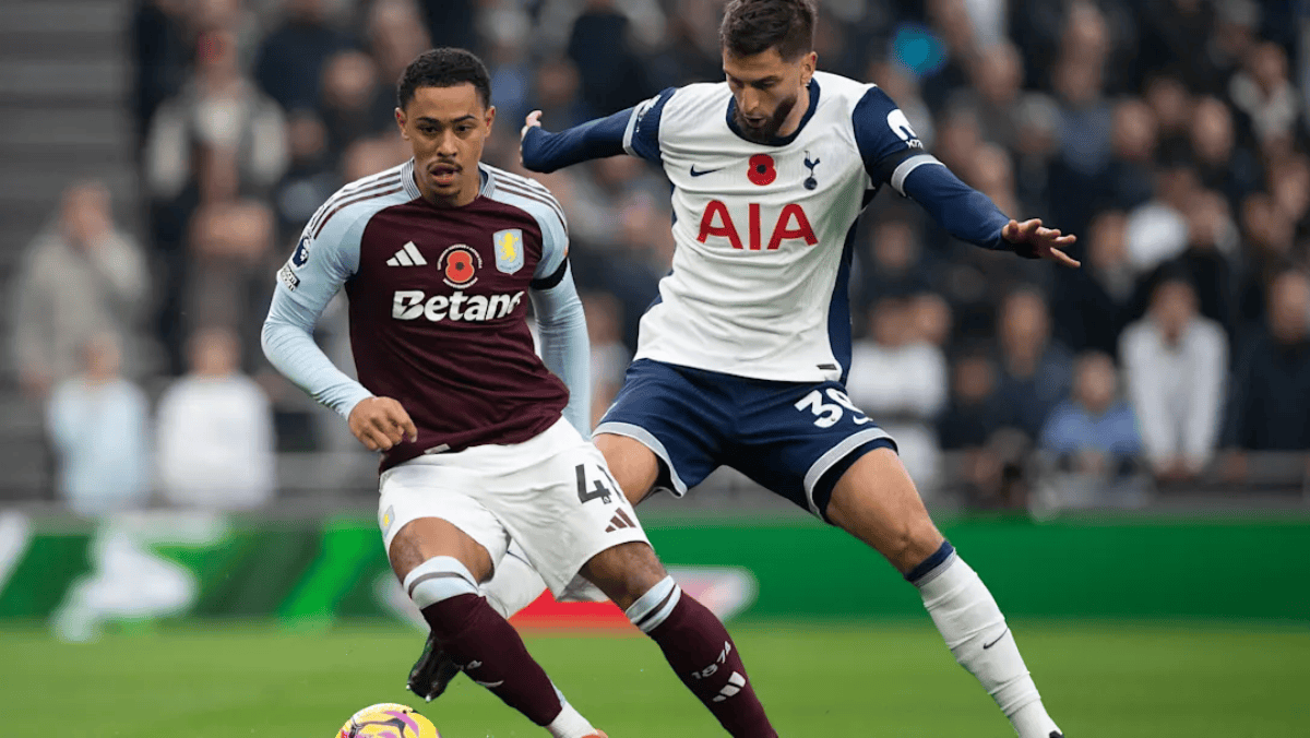 球星赛后把奖杯给队友，太暖心