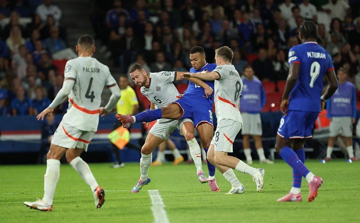 延边出台推进足球高质量发展举措，加强对职业足球的政策扶持（延边发布举措促足球高质量发展，强化职业足球政策支持）