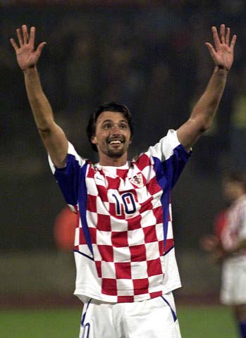 图片报：基米希因脚踝问题未全程参加训练，战海登海姆可能替补（图片报：基米希脚踝不适未全程合练，对阵海登海姆或从替补席出发）