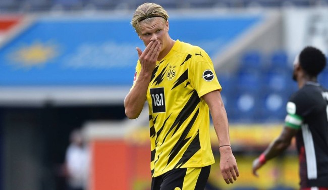 伯尔尼主帅谈骚乱：维拉球员在看台下庆祝，球迷认为被挑衅了