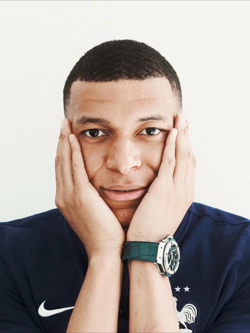 费尔斯新秀赛季连续21场比赛得分上双，超越锡安排在队史第一