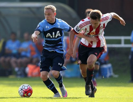 结束全年征程，国安队赛后拉励志标语：明年不服还要再干！