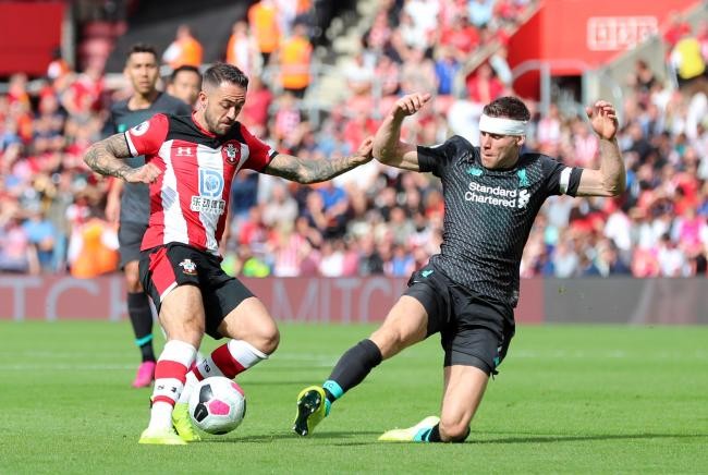 焦点之战即将打响：英超榜首两强切尔西阿森纳正面对决（巅峰对决将至：英超领头双雄切尔西与阿森纳狭路相逢）