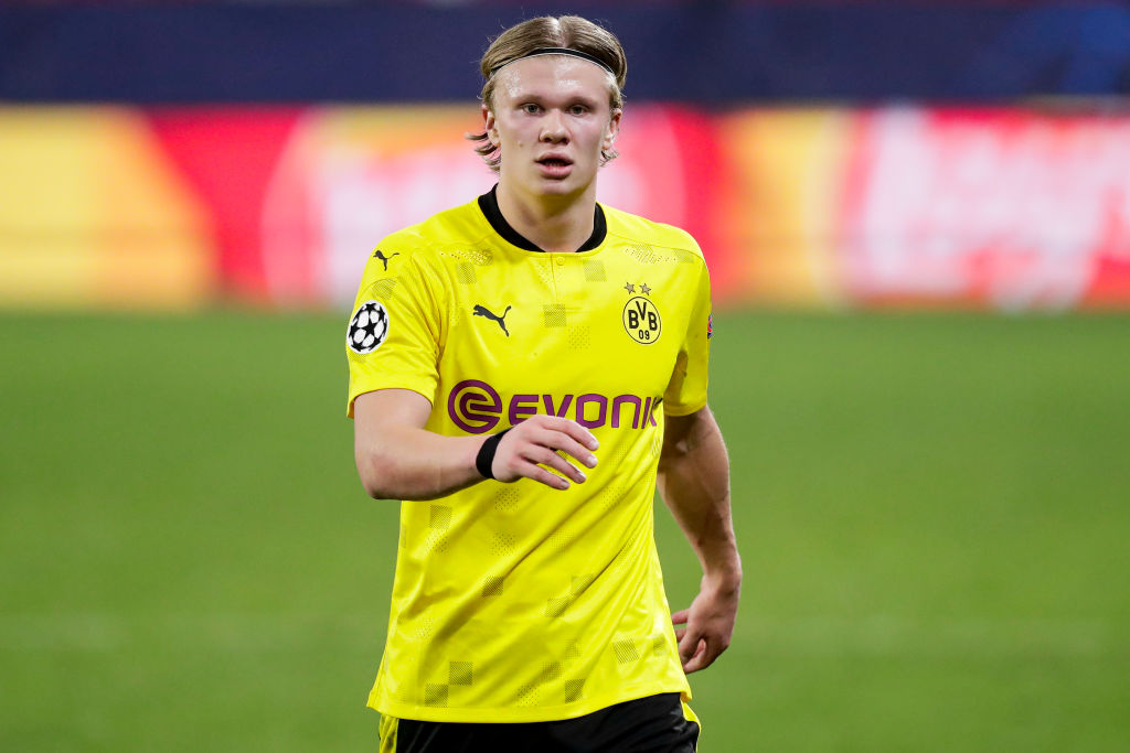 阿斯顿维拉客场4-3击败布莱顿，斩获8连胜，升至积分榜第三，距曼城仅1分，将于12月6日主场对阵阿森纳。