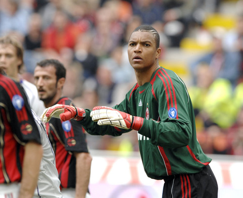 曼城替补席依然豪华