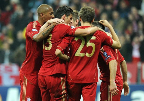 孤立无援？伊萨克上半场仅触球11次传球4次，没有射门（伊萨克上半场受限：仅11次触球、4次传球，零射门）