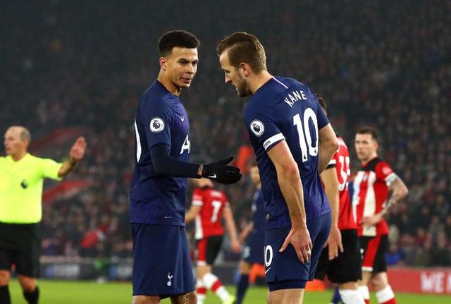 足球意大利名帅重返教练席，引全球媒体关注