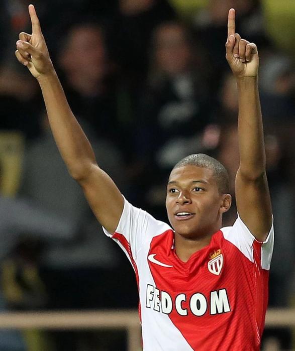 足球联赛赛季最佳球员排行榜公布