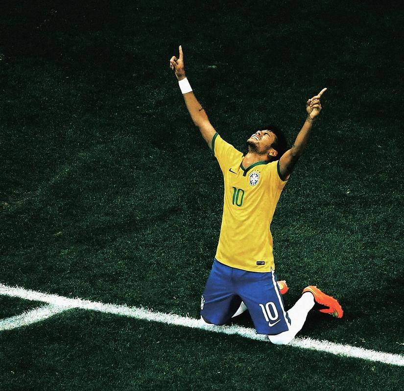 世体：国王杯巴萨门将存在悬念，什琴斯尼有望首发（世体：巴萨国王杯门将未定，什琴斯尼或将首发）