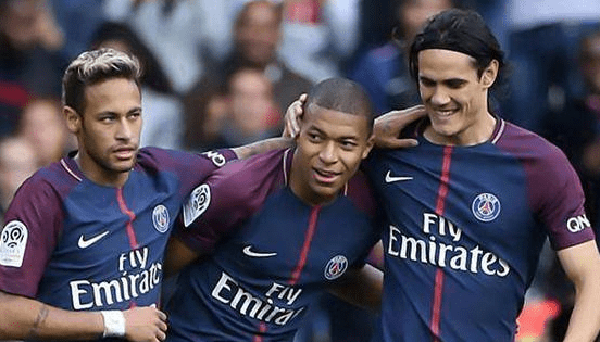 皇马近期面临高压，阿隆索执教遇阻，潜在替代者包括瓜迪奥拉、齐达内及阿韦罗亚，比赛关键影响其未来。