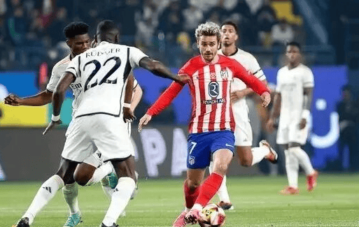 西媒：阿劳霍现身乌拉圭欢度圣诞，球队恢复训练后将归队（西媒：阿劳霍回乌拉圭过圣诞，球队重启训练后归队）